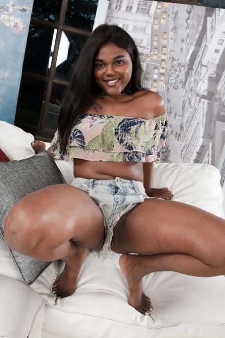 Yara Skye star porn pictures